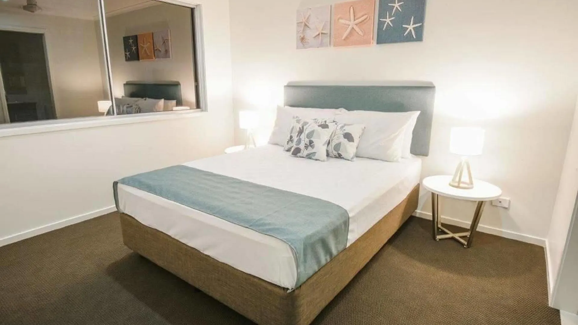 ****  Direct Collective - Breeze On Brightwater Aparthotel Mooloolaba Australia